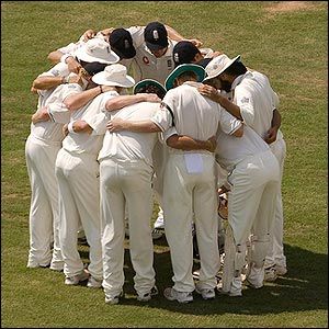 Image of 1st team in a huddle